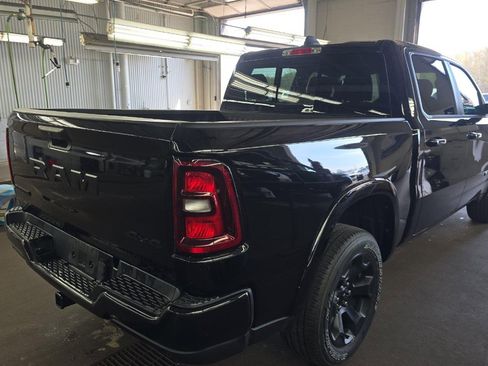 Used 2025 RAM 1500 Big Horn AWD/4WD image 4