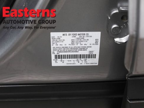 Used 2024 Ford Explorer 4WD image 35
