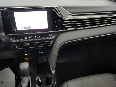 Used 2025 Toyota Camry LE AWD/4WD image 29