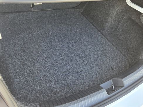 Certified 2020 Volkswagen Jetta SE image 13