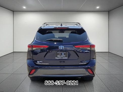 Used 2021 Toyota Highlander Limited FWD image 4