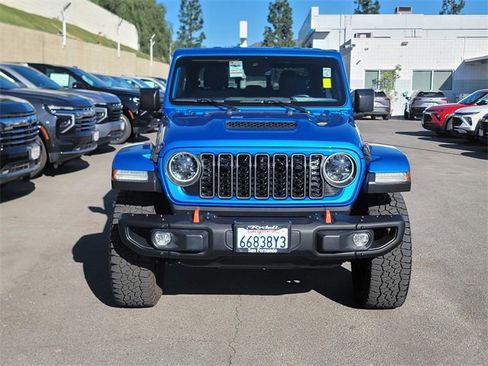 Used 2024 Jeep Gladiator Mojave image 2