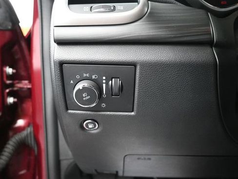 Used 2020 Jeep Grand Cherokee Altitude AWD/4WD image 38