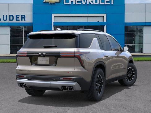 New 2026 Chevrolet Traverse Z71 w/ Enhanced Driving Package AWD/4WD image 4