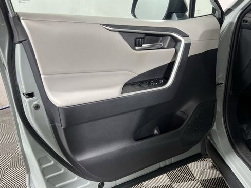 Used 2020 Toyota RAV4 XLE w/ Convenience Package AWD/4WD image 14