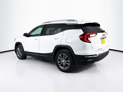 Used 2024 GMC Terrain SLT image 28