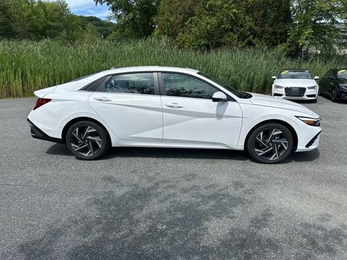 New 2026 Hyundai Elantra Limited FWD image 6