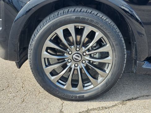 Used 2022 Nissan Armada Platinum w/ Captain's Chairs Package RWD image 10