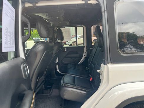 Used 2024 Jeep Wrangler Unlimited Sahara AWD/4WD image 8