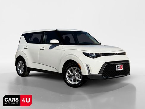 Used 2025 Kia Soul LX w/ LX Technology Package FWD image 1