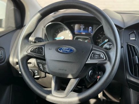 Used 2015 Ford Focus SE image 29