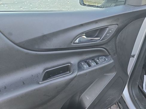 Used 2019 Chevrolet Equinox LT w/ LPO, Floor Liner Package image 10