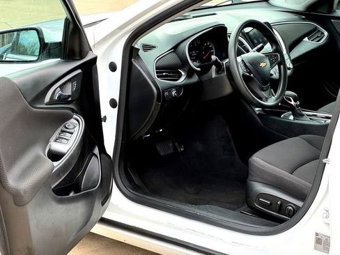 Used 2024 Chevrolet Malibu LT image 8