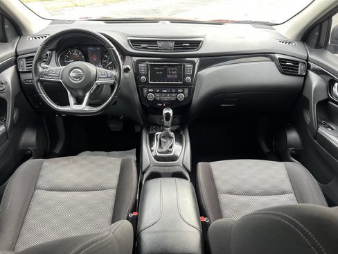 Used 2019 Nissan Rogue Sport SV w/ Technology Package image 16