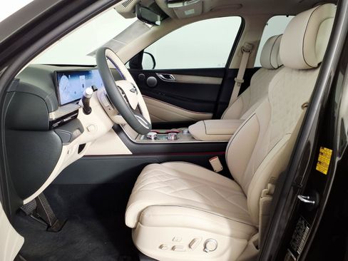 Certified 2025 Genesis GV80 3.5T Prestige AWD/4WD image 17