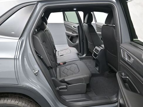 New 2026 Volkswagen Atlas Cross Sport SE AWD/4WD image 13