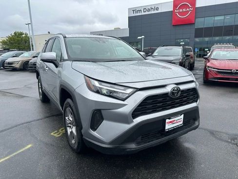 Used 2025 Toyota RAV4 XLE FWD image 2