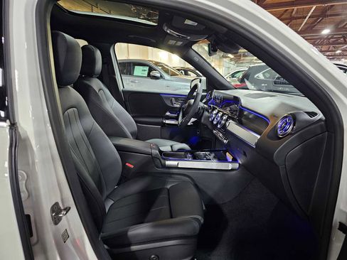 New 2026 Mercedes-Benz GLB 250 4MATIC image 11
