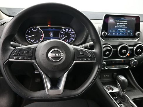 Used 2024 Nissan Sentra SV FWD image 17