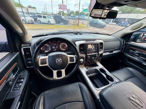 Used 2018 RAM 1500 Laramie w/ Convenience Group AWD/4WD image 11