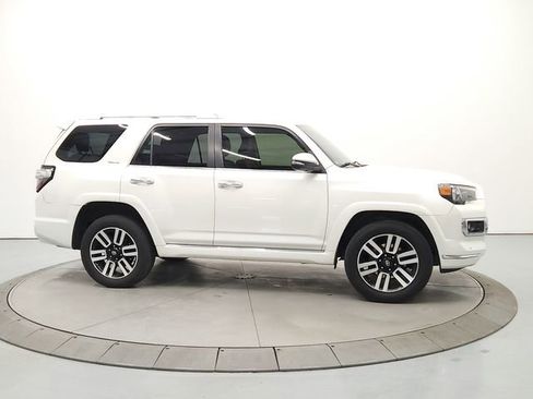 Used 2017 Toyota 4Runner Limited AWD/4WD image 8