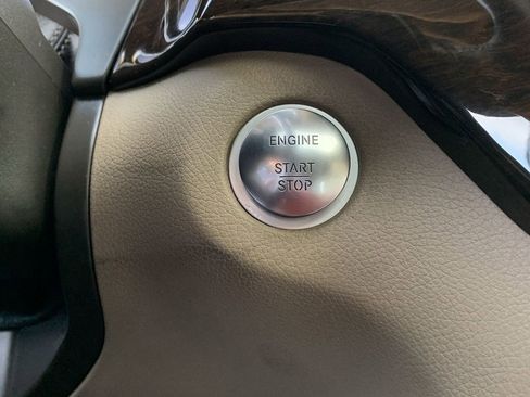 Used 2015 Mercedes-Benz ML 350 SUV image 23