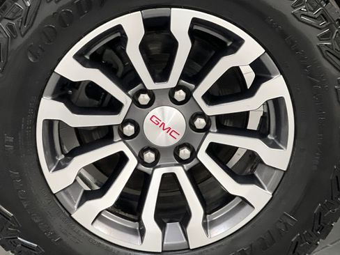 Used 2021 GMC Sierra 1500 AT4 w/ AT4 Value Package AWD/4WD image 63