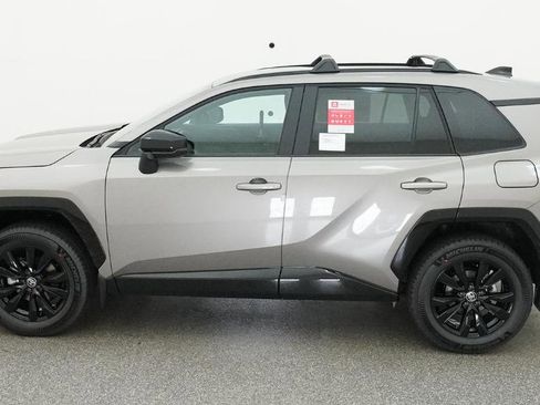 Used 2026 Toyota RAV4 SE FWD image 6