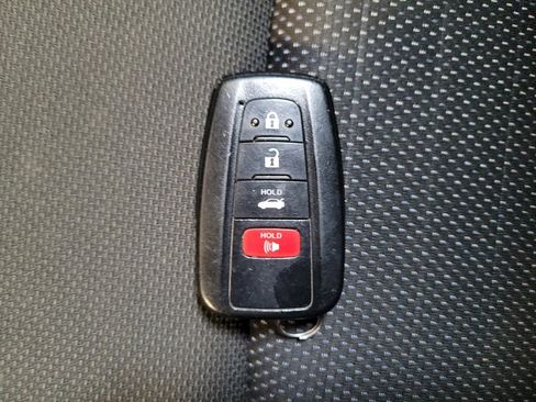 Used 2022 Toyota Corolla SE image 32