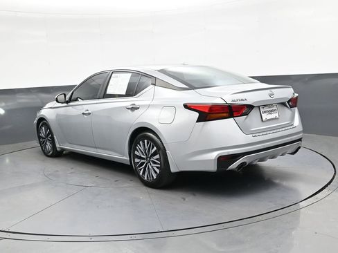 Used 2023 Nissan Altima 2.5 SV w/ SV Premium Package FWD image 7