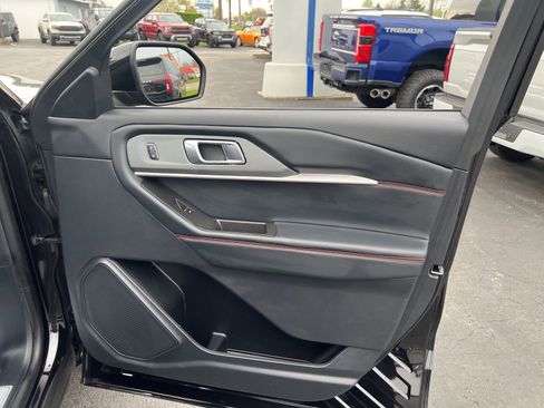 Used 2025 Ford Explorer ST-Line w/ Premium Package image 59