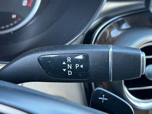 Used 2018 Mercedes-Benz GLC 300 4MATIC image 18