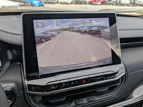 New 2026 Jeep Compass Latitude image 13