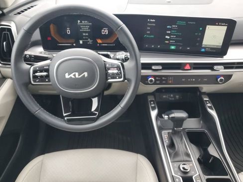 Certified 2025 Kia Sorento S AWD/4WD image 11