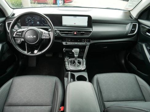 Used 2024 Kia Seltos EX AWD/4WD image 10