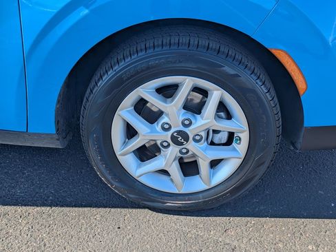 Used 2023 Kia Soul S FWD image 9
