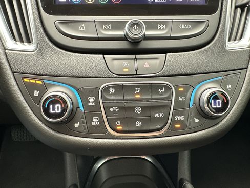 Certified 2025 Chevrolet Malibu LT FWD image 17