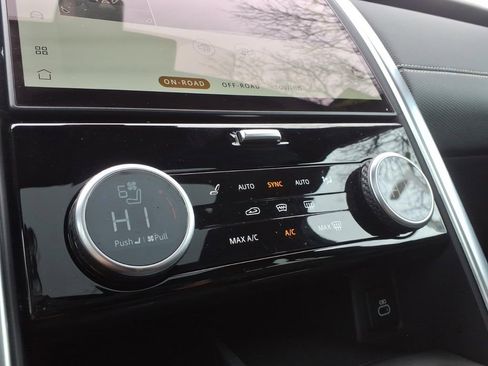 Used 2022 Land Rover Discovery HSE R-Dynamic image 12