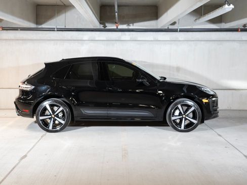 Certified 2023 Porsche Macan AWD/4WD image 8