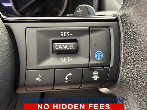 Used 2023 Nissan Rogue SV AWD/4WD image 35