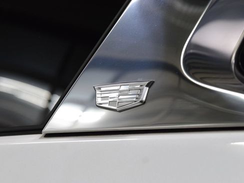 Used 2023 Cadillac Escalade Premium Luxury AWD/4WD image 18