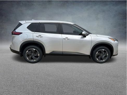 Used 2025 Nissan Rogue SV FWD image 11