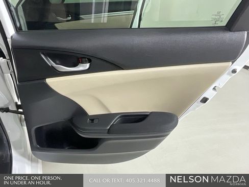 Used 2019 Honda Civic EX image 22