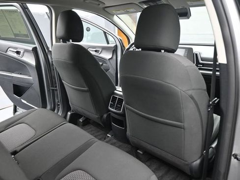 Used 2025 Kia Sportage LX FWD image 16