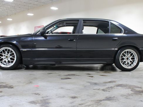 Used 2001 BMW 740iL RWD image 5