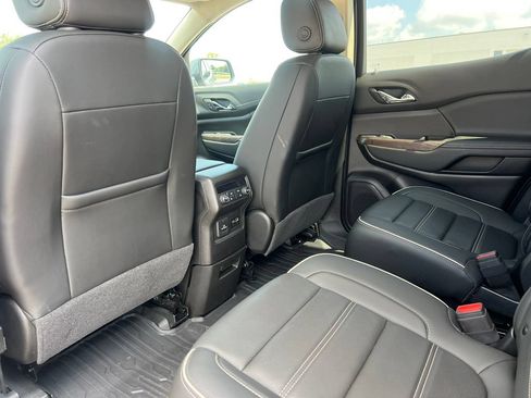 Used 2023 GMC Acadia Denali w/ Denali Ultimate Package AWD/4WD image 39