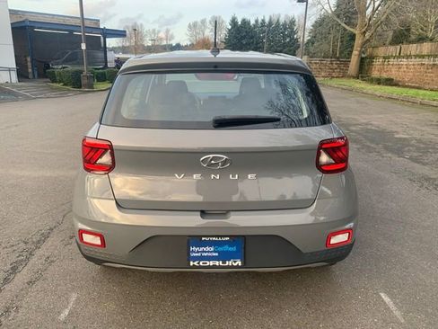 Certified 2023 Hyundai Venue SE image 5