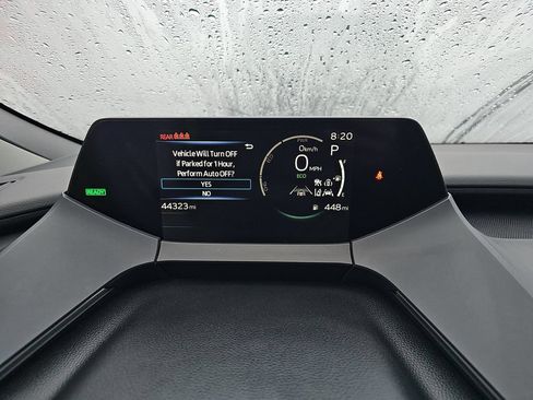 Used 2023 Toyota Prius XLE FWD image 3