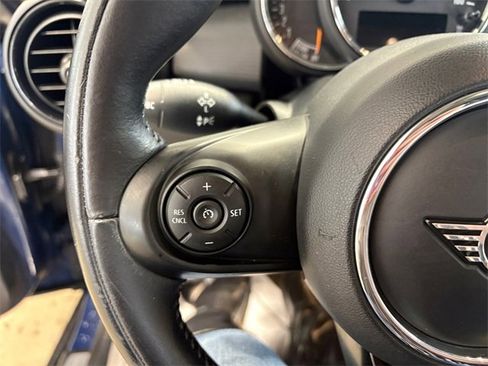 Used 2017 MINI Cooper 4-Door Hardtop image 18