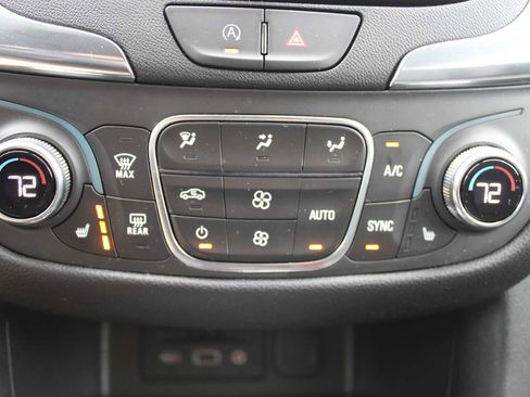 Used 2024 Chevrolet Equinox LT AWD/4WD image 17